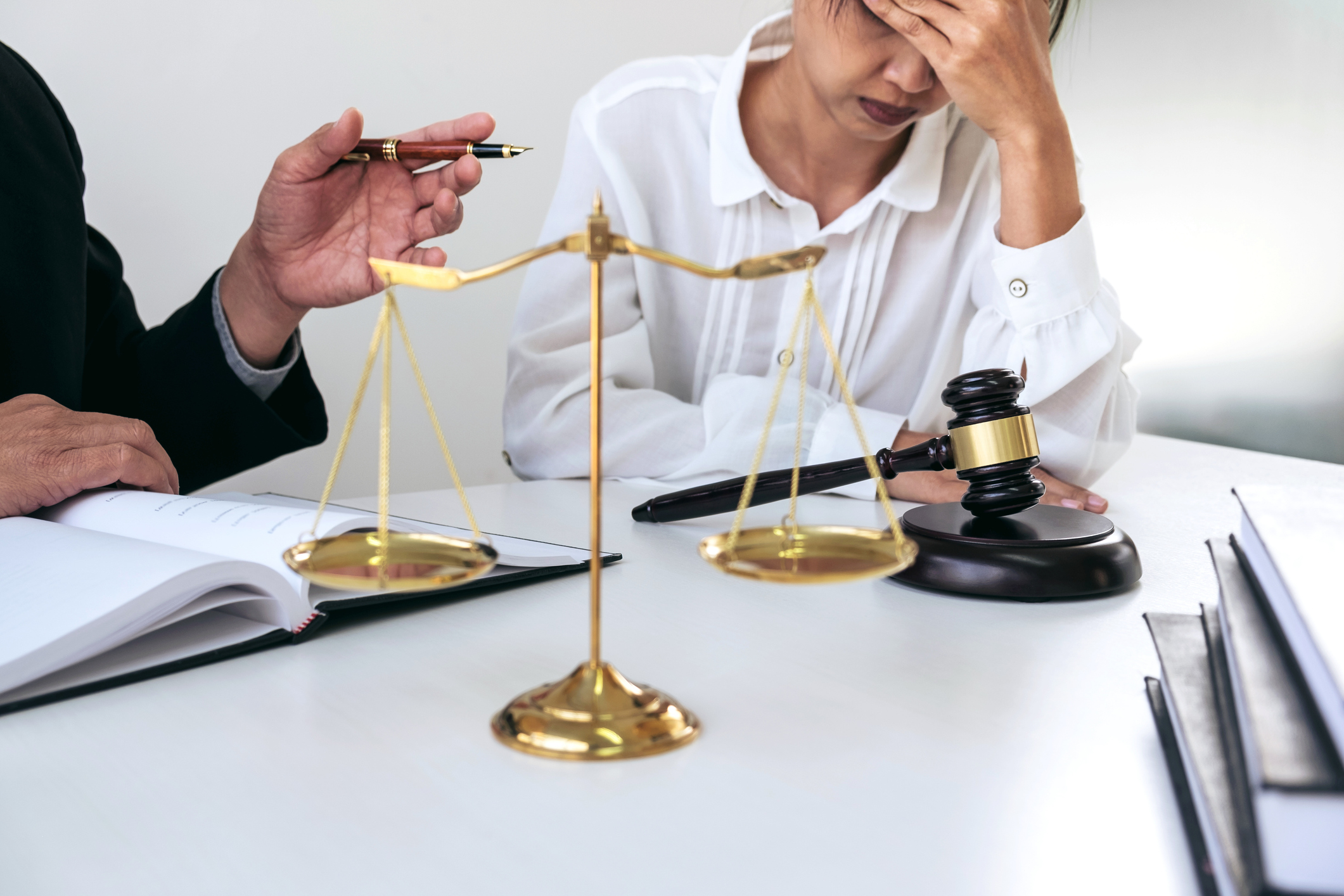 Al menos 188 abogados y notarios fueron suspendidos del ejercicio de la profesión en primeros 5 meses del año