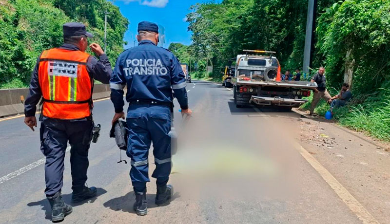 Conductor de grúa mata a peatón en Santa Ana
