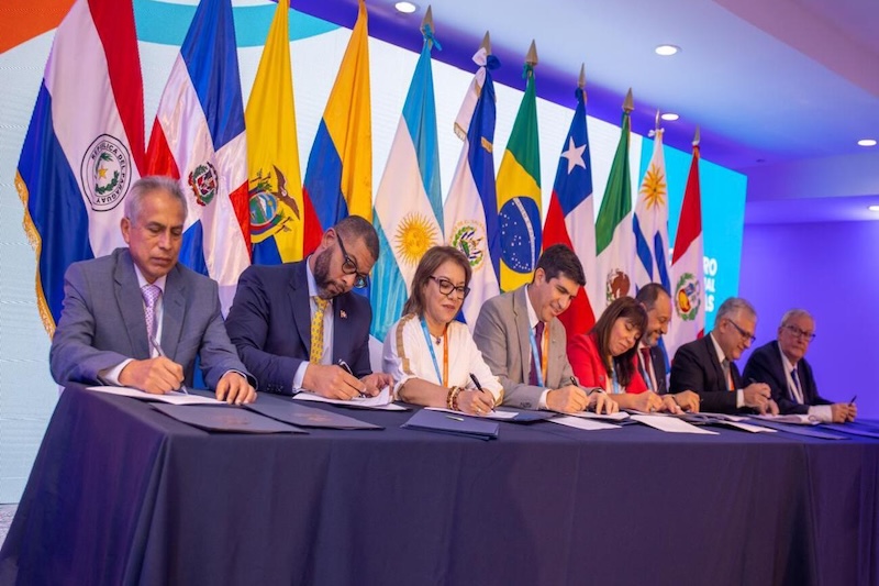El Salvador y República Dominicana firman acuerdo aduanero para facilitar comercio
