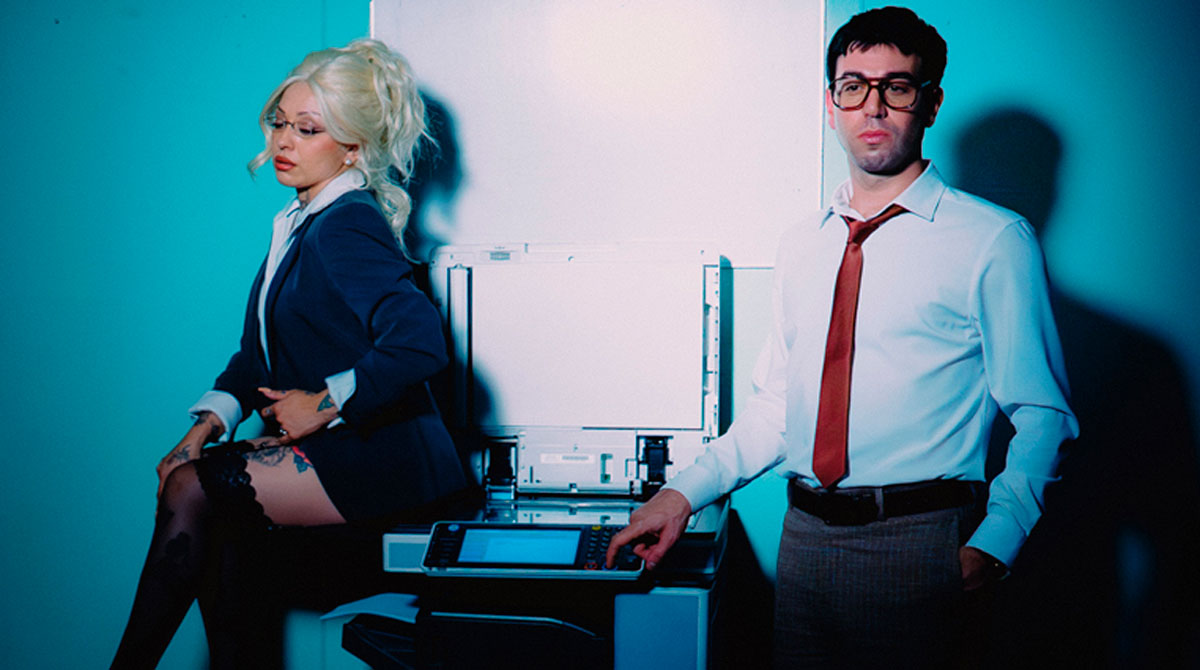 «Esto es amor», el nuevo sencillo de Mon Laferte y Conociendo Rusia