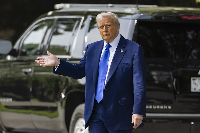 Trump padece insuficiencia venosa crónica, pero goza de excelente salud, según La Casa Blanca