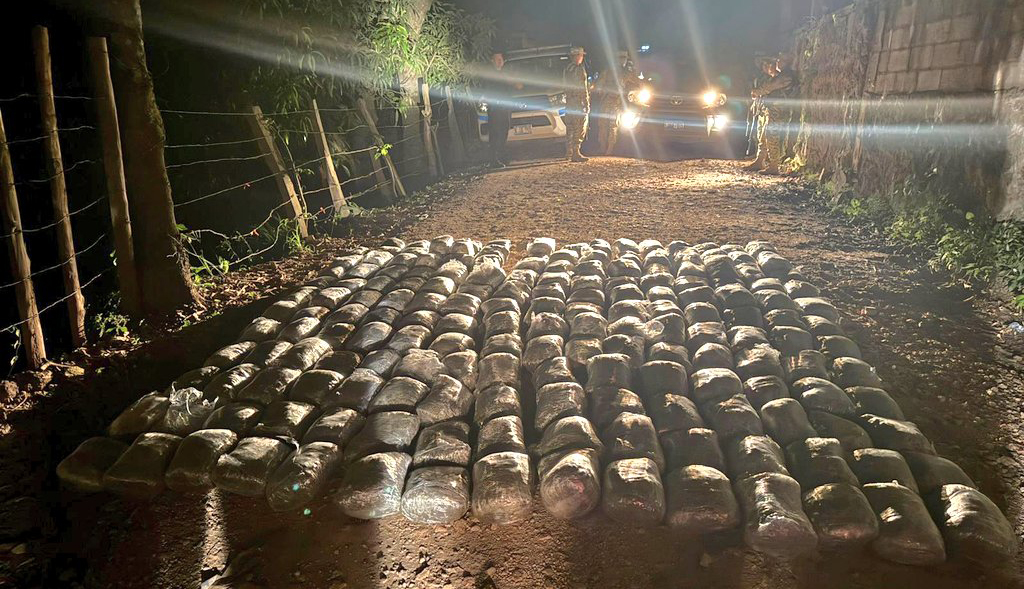 Ubican 179 libras de marihuana abandonadas en paso fronterizo no habilitado