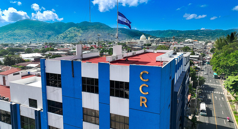 Corte de Cuentas audita uso de fondos en alcaldías de San Salvador, Chalatenango y La Libertad