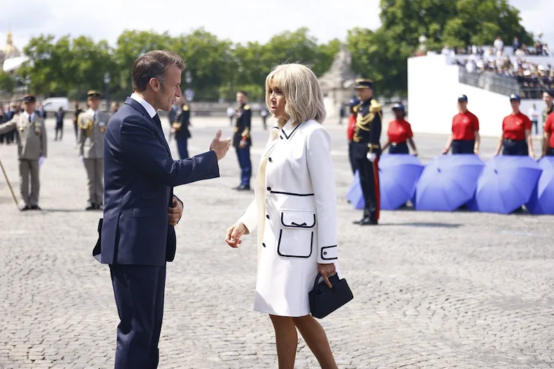 Macron demanda en EE.UU. a la ‘influencer’ que dijo que la primera dama francesa es un hombre