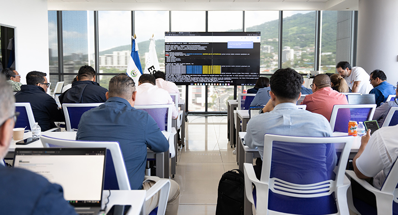 Más de 14,000 servidores públicos han sido capacitados en Escuela de Administración Pública desde 2021