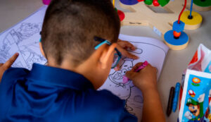 Los niños realizaron actividades de coloreo durante la actividad. / Dirección de Integración