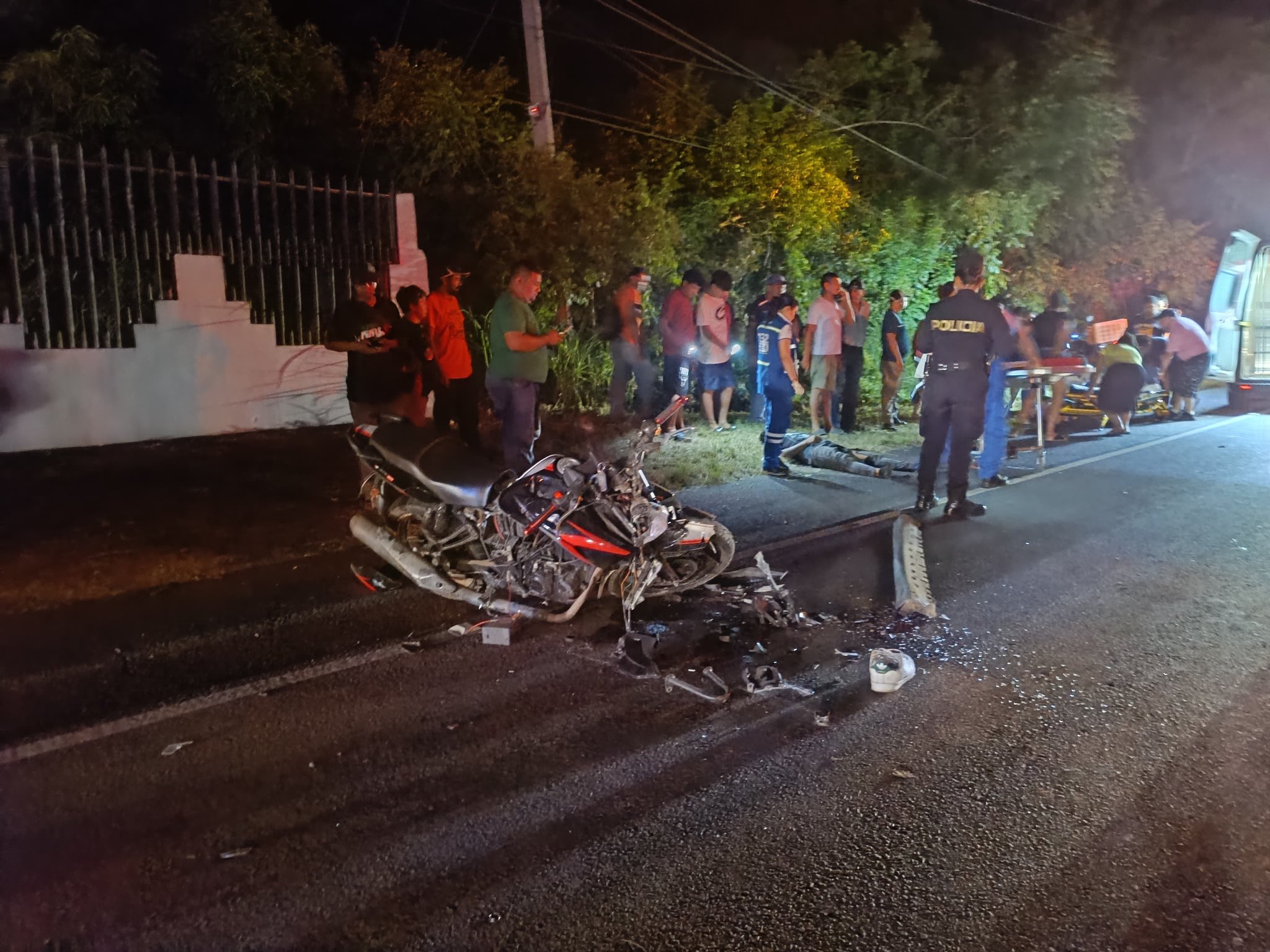 Cuatro lesionados y un peatón atropellado deja racha de accidentes entre lunes por la noche y martes en la mañana
