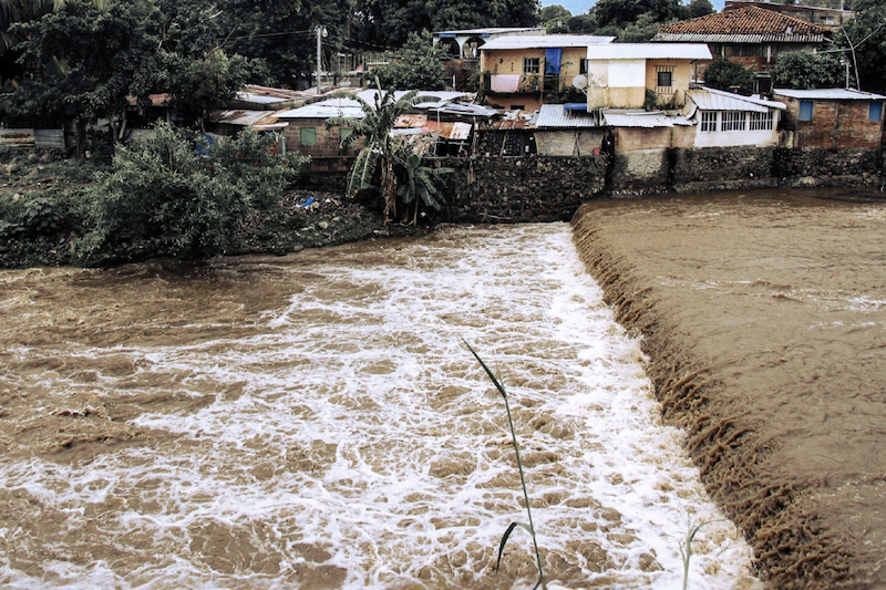 Alertan alta probabilidad de inundaciones y desbordamientos en zonas del centro y occidente del país