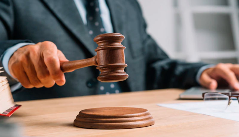 Gobierno de EE.UU. despide a 17 jueces migratorios pese al atasco de casos en las cortes