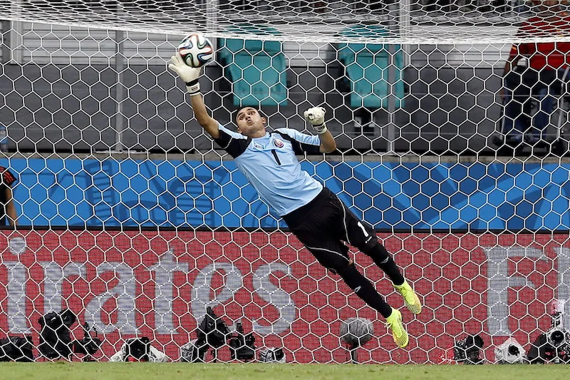 Keylor Navas debuta con triunfo y meta invicta en victoria de Pumas sobre Querétaro