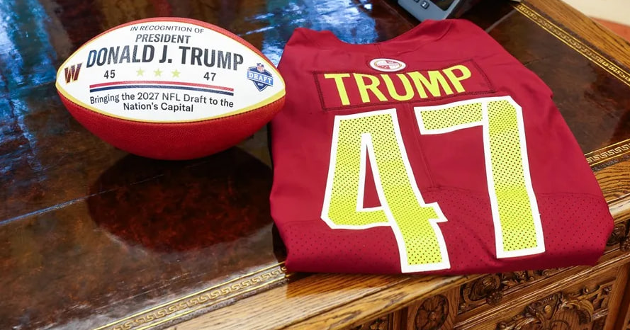 Trump exige a los Washington Commanders que retomen su polémico nombre original Redskins
