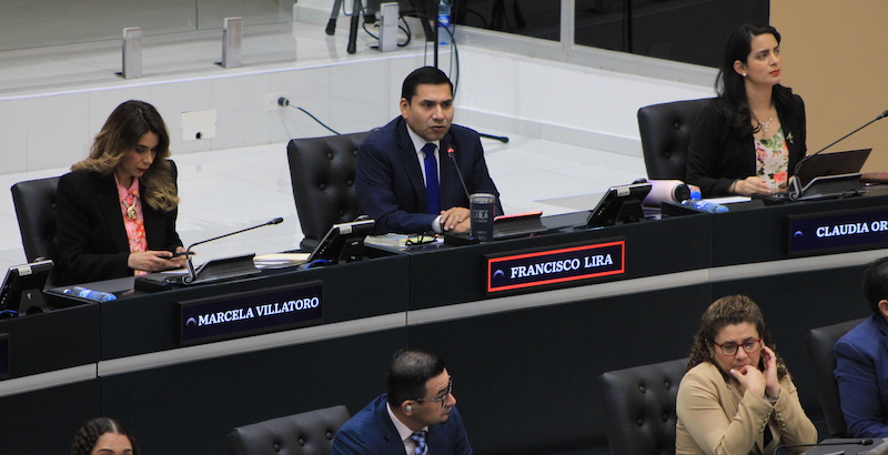 Oposición dice ley de energía geotérmica permite concesiones “sin transparencia” con el Minec como «juez y parte»