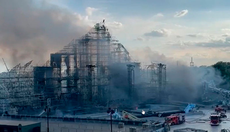 El escenario principal de Tomorrowland fue destruido por el incendio. / Cortesía