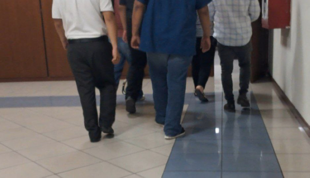 Hacen audiencia de apelación a tres menores de Chalatenango condenados por video de “señas de pandilla”