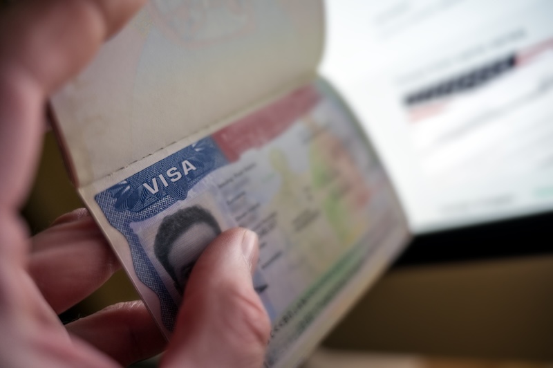 La nueva tasa de la visa Integrity Fee de $250 que pagarán los turistas que viajen a Estados Unidos
