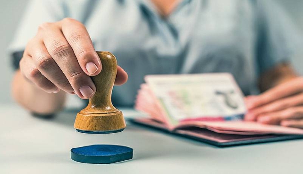 EE.UU. planea reducir la duración los visados a estudiantes y periodistas