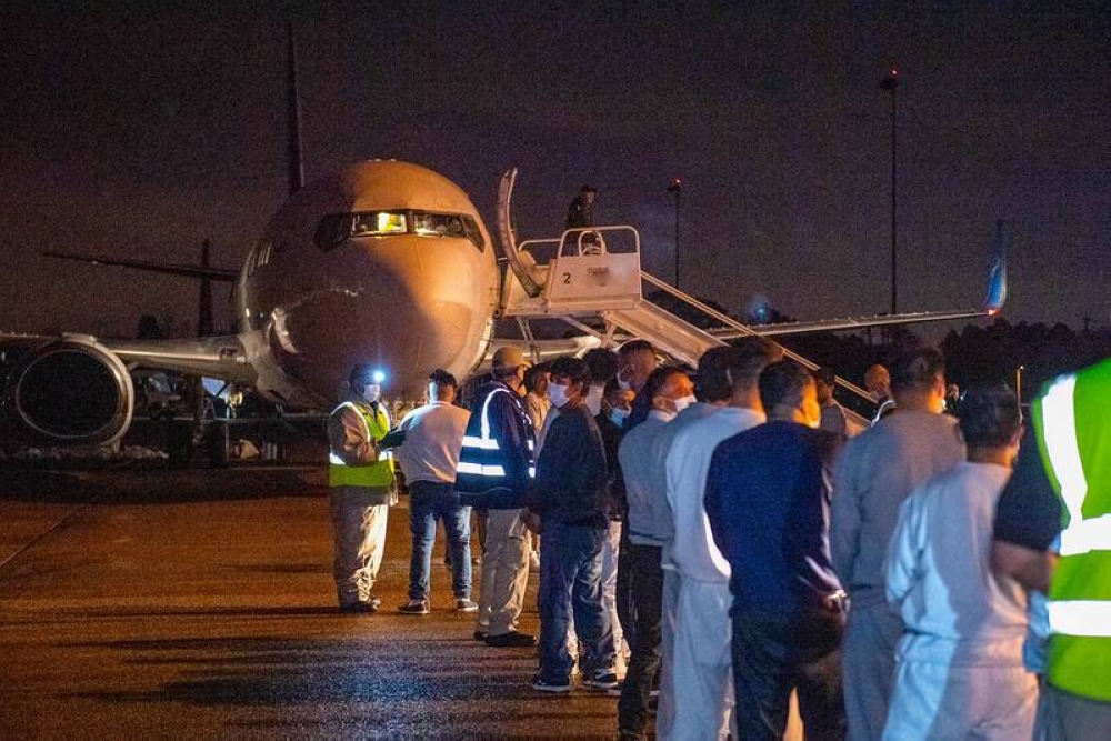 Un grupo de 118 migrantes colombianos regresan a su país en vuelo de deportados desde EEUU