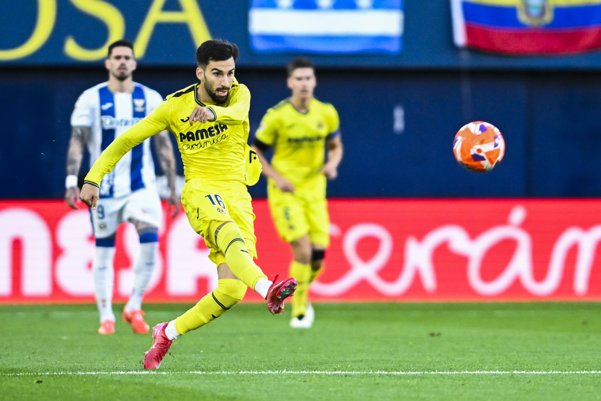 Álex Baena firma 5 años con el Atlético de Madrid