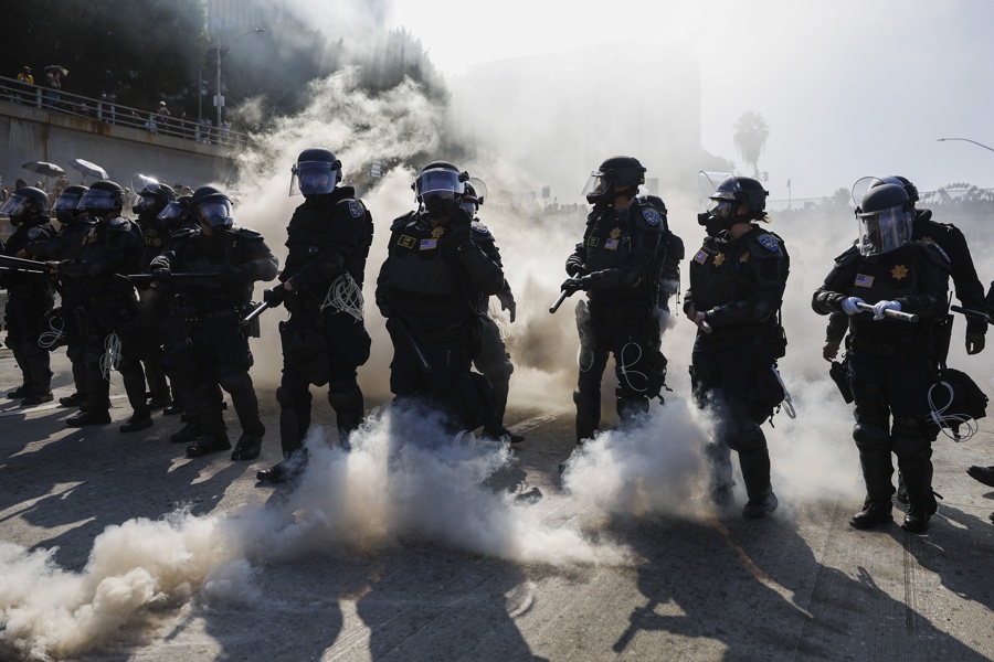 Controversia en EEUU por plataforma que busca compartir información sobre agentes del ICE