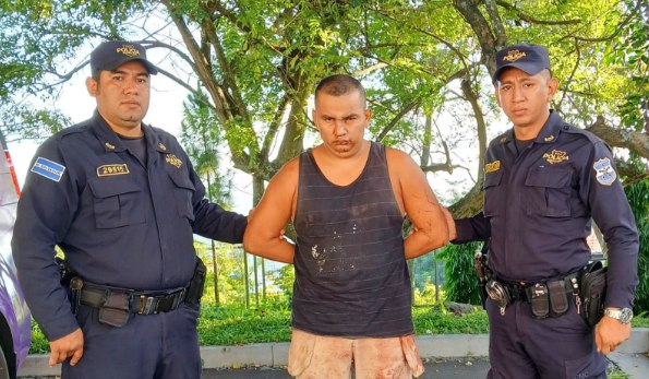 PNC arresta a conductor con 175 grados de alcohol y un arma tras provocar accidente en carretera Panorámica