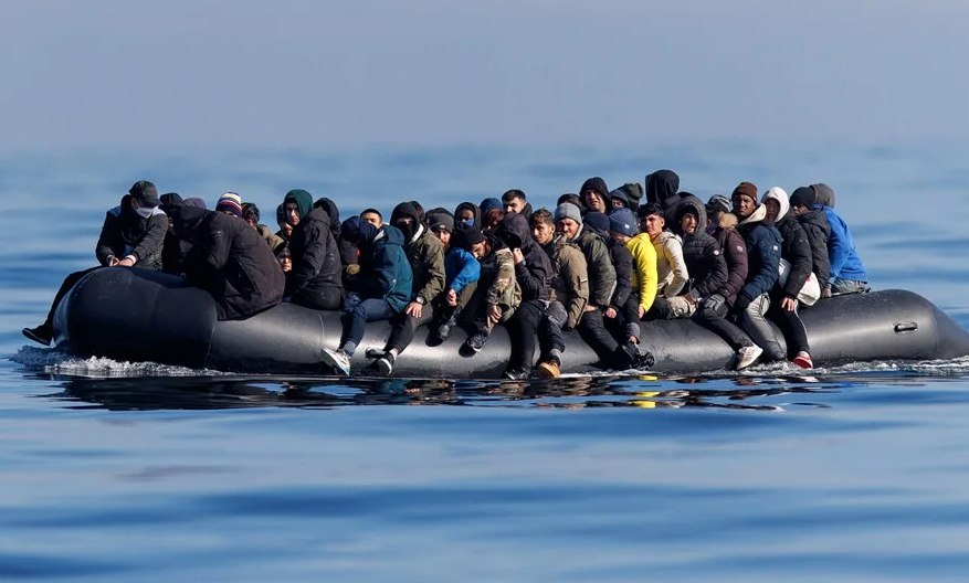 Francia rescata a 94 migrantes en 24 horas que trataban de atravesar el canal de la Mancha