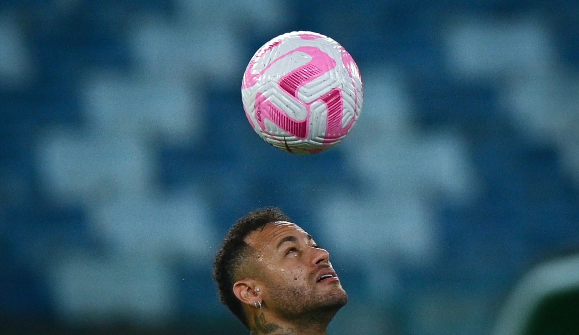 Condenan a 17 años de cárcel a hombre que robó balón firmado por Neymar durante asalto en Brasilia