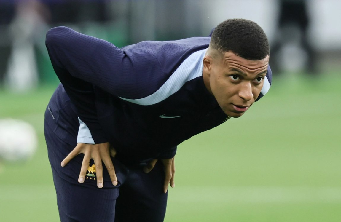 Francia investiga las donaciones de Mbappé a cinco policías franceses