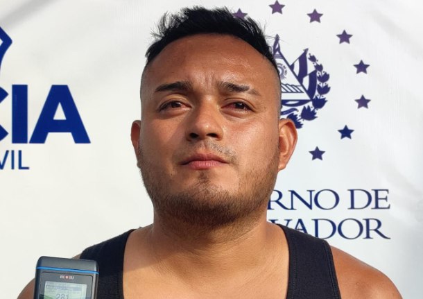 Arrestan a conductor con 281 grados de alcohol en Ilopango por chocar con otro vehículo
