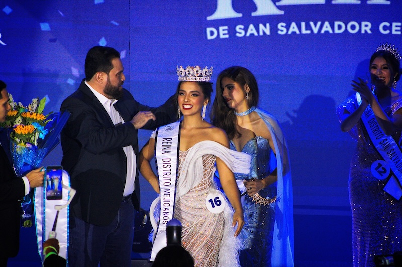 Daysi Yada Portillo es coronada Reina de Reinas San Salvador Centro 2025