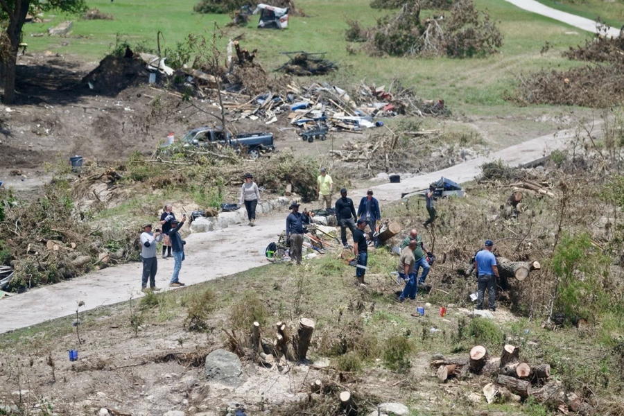 Más lluvias y alertas frenan las labores de búsqueda de personas por inundaciones en Texas