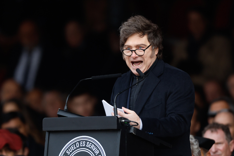 Milei usa una cita de la película ‘Batman’ en un discurso oficial sobre el gasto público