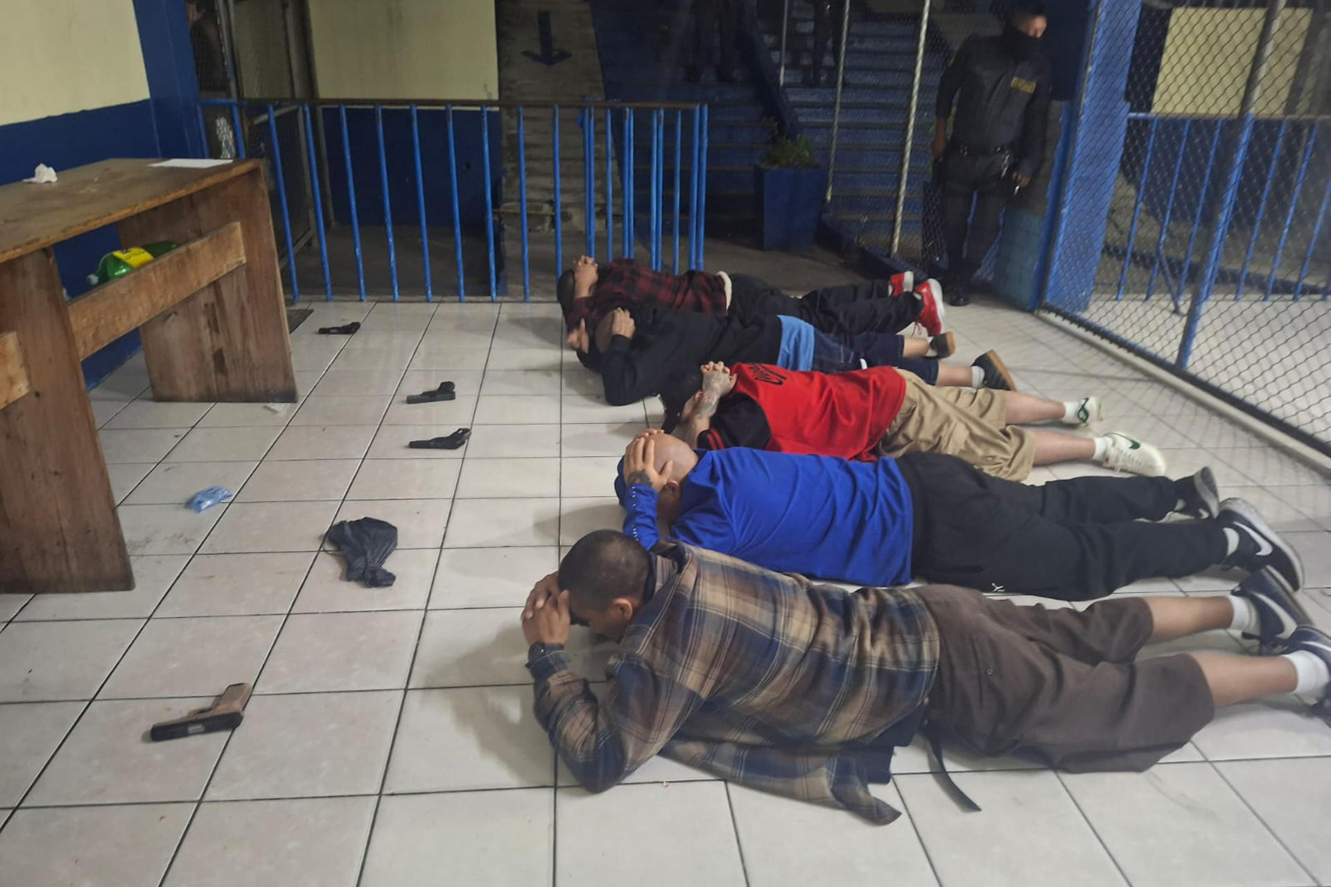 Guatemala retoma el control de cárceles en medio de su enfrentamiento con las pandillas