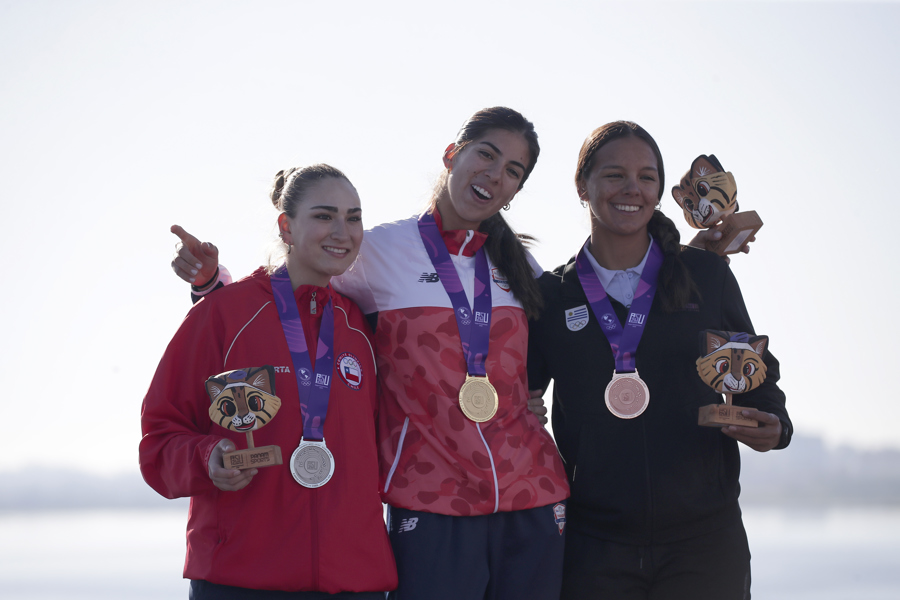 Remadora paraguaya gana la primera medalla; 14 deportes y 7 premiaciones en los Panamericanos Junior