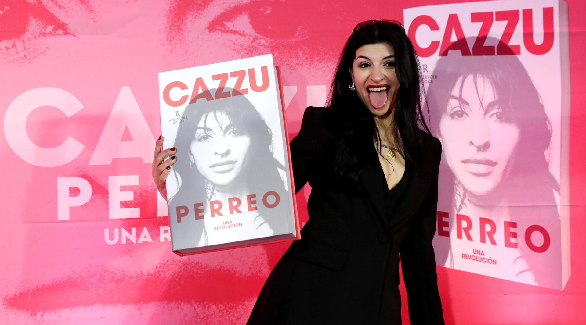 Cazzu presenta en México libro que revoluciona con feminismo la música y el perreo