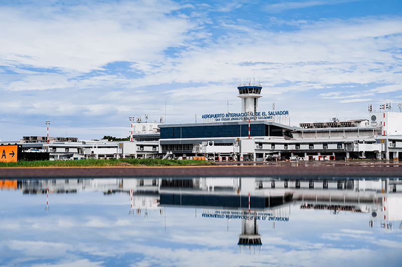 El Salvador y Argentina firman acuerdo para facilitar vuelos directos a menor costo