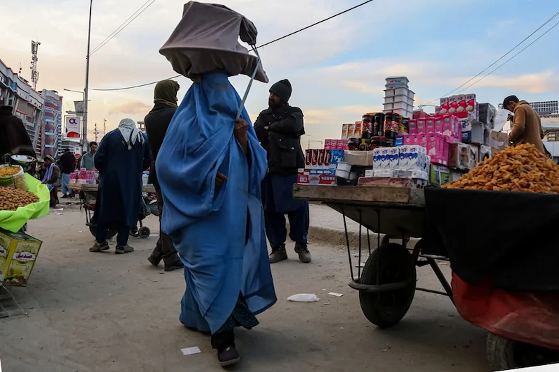 Afganistán sigue prohibiendo educación a mujeres cuatro años después del regreso talibán