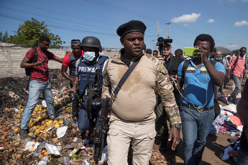 Cabecilla pandillero haitiano “Barbecue” ordena a la población no salir de casa por inminentes enfrentamientos