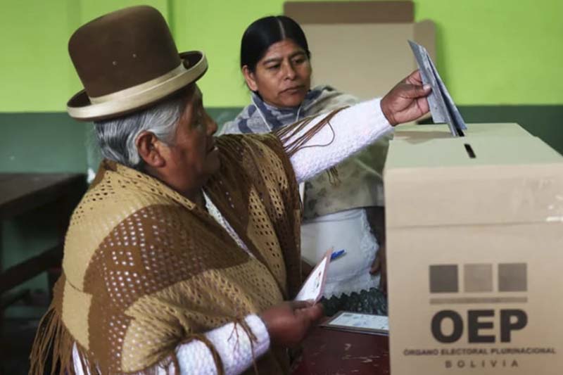 Bolivia va a elecciones con la posibilidad de un viraje tras 20 años de la izquierda en el poder