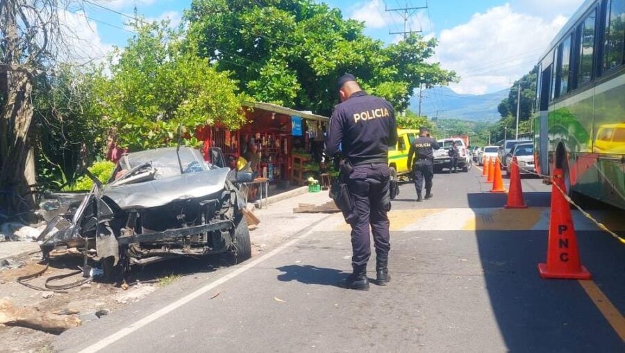 Un muerto deja un accidente en carretera a San Juan Opico