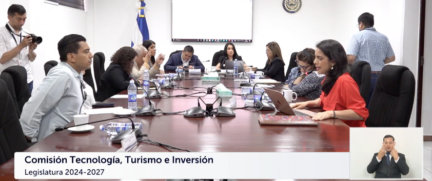 Nuevas Ideas aprueba informes de labores de Economía, Trabajo y Turismo; Vamos les pregunta: “¿Ya los leyeron?”