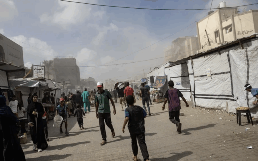 Israel mató el lunes a 75 gazatíes, 20 en el hospital de Nasser y 17 buscando comida