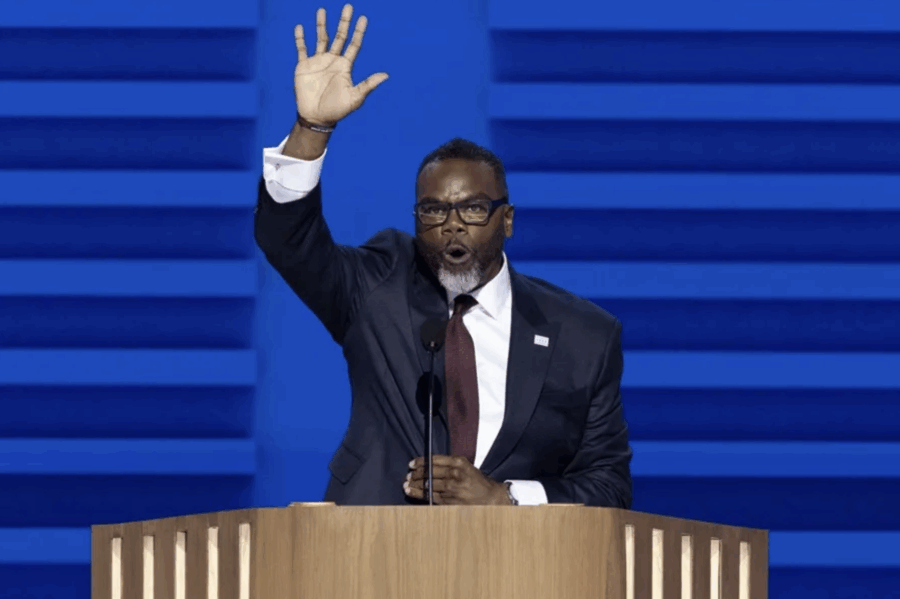 El alcalde de Chicago ordena a la administración local oponerse a la posible militarización de la ciudad