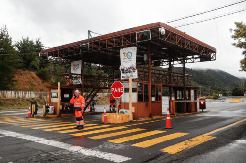 Chile al pendiente del rescate de 5 mineros que afrontan horas críticas