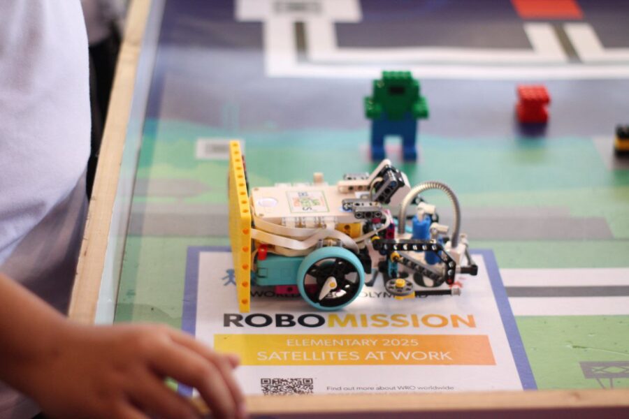 Estudiantes salvadoreños participarán en Olimpiada Mundial de Robótica en Singapur