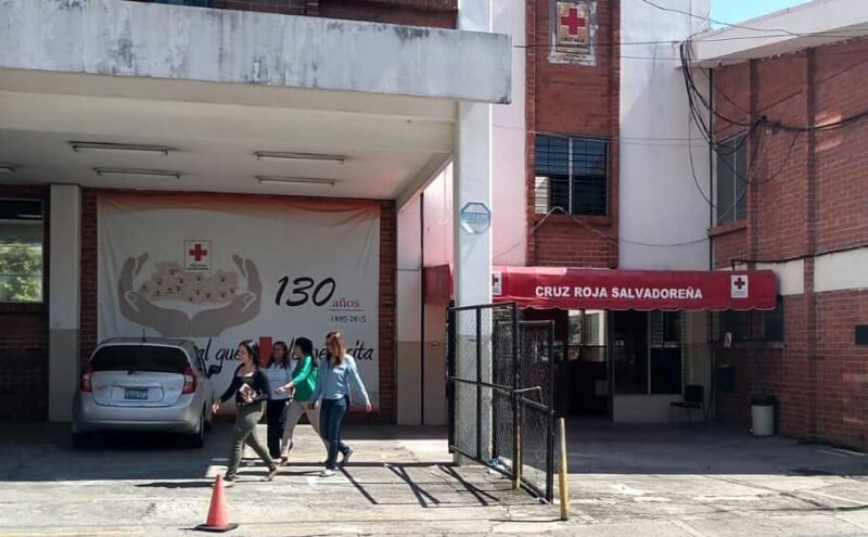 Cruz Roja ofrece servicios dentales «a precios accesibles» para los salvadoreños