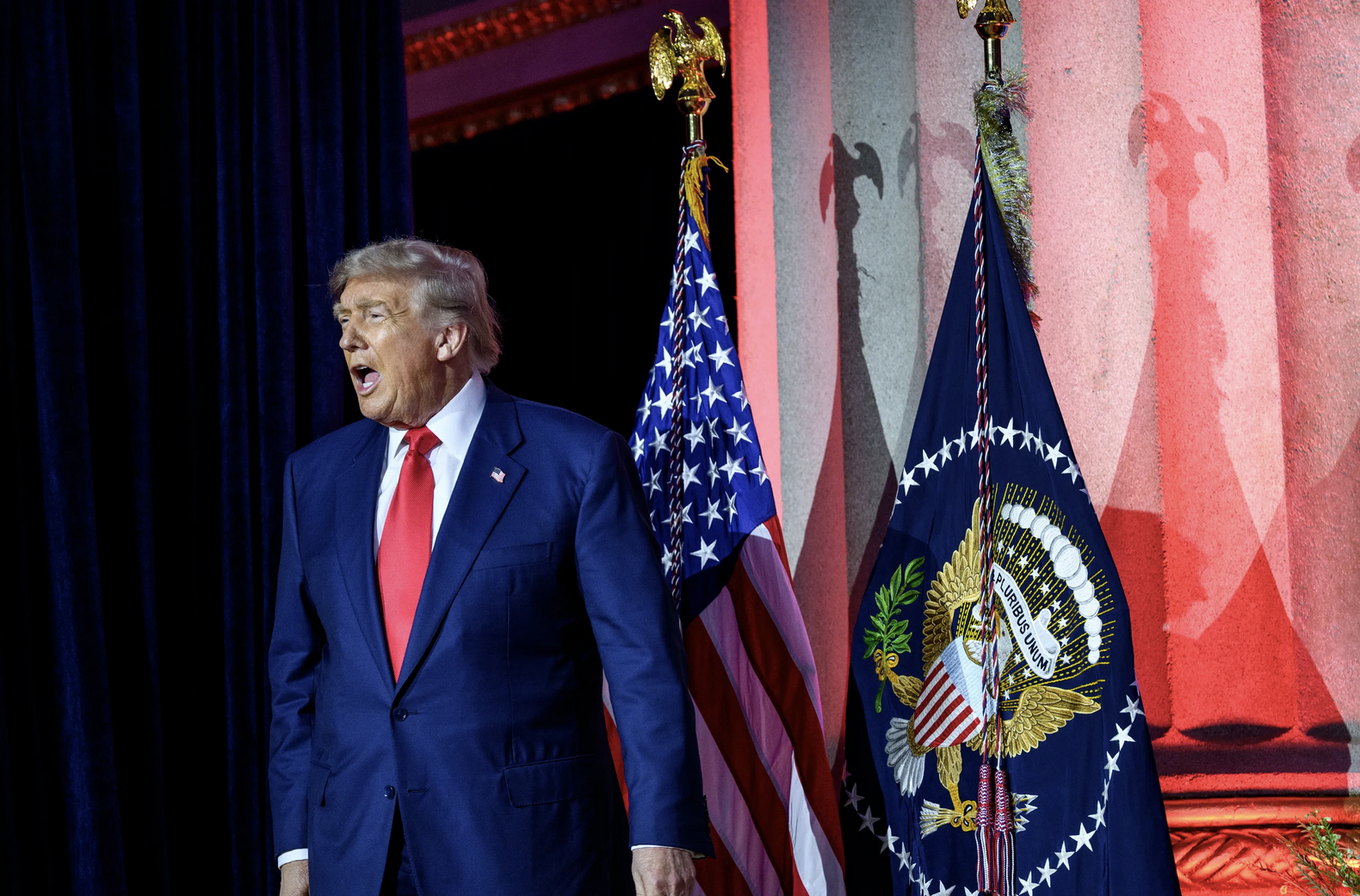 Trump critica a los senadores demócratas y los acusa de «extorsionadores»