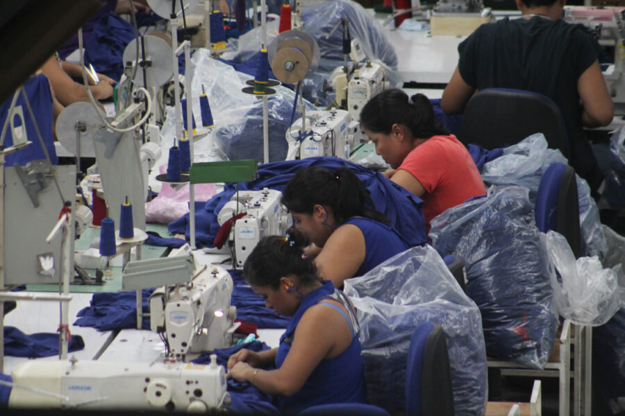 Industriales esperan que la economía salvadoreña crezca un 3 % en 2025