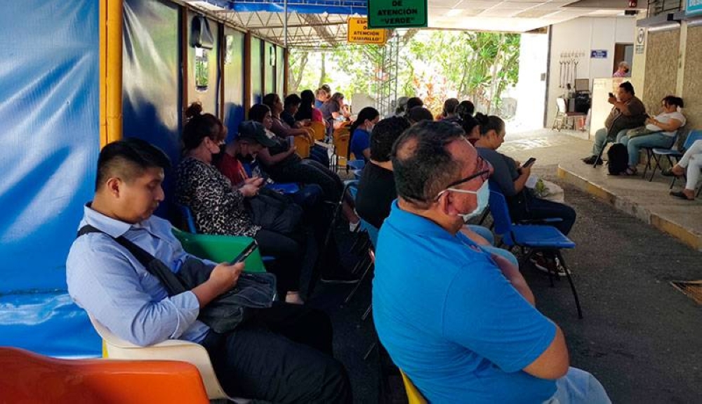 Más de un millón de salvadoreños reportaron haberse enfermado en 2024, pero solo el 68 % asistió a un centro de salud, según EHPM