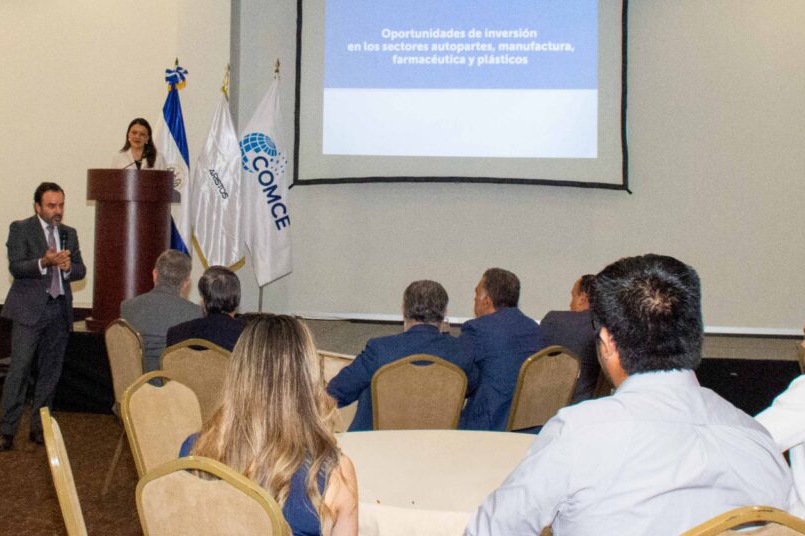 Empresarios mexicanos exploran oportunidades de negocios en El Salvador