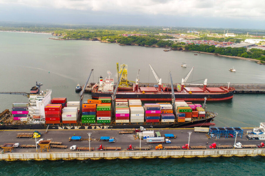 Empresa salvadoreña reporta hasta 30 días de retraso de barco en Puerto de Acajutla